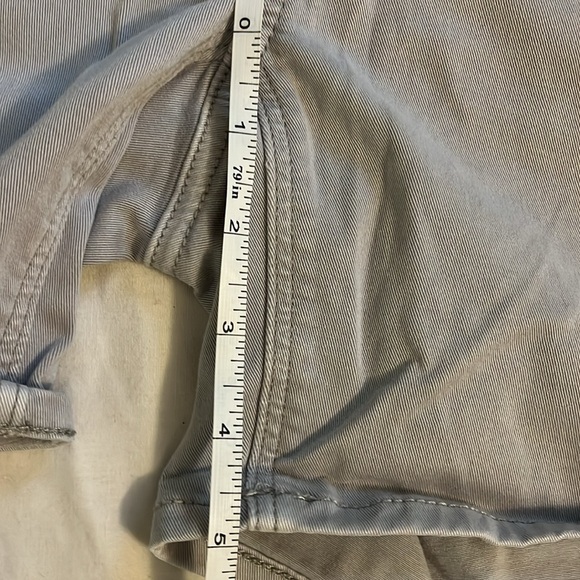 **3/$20** AEO Shorts - Size 00 - Picture 7 of 7